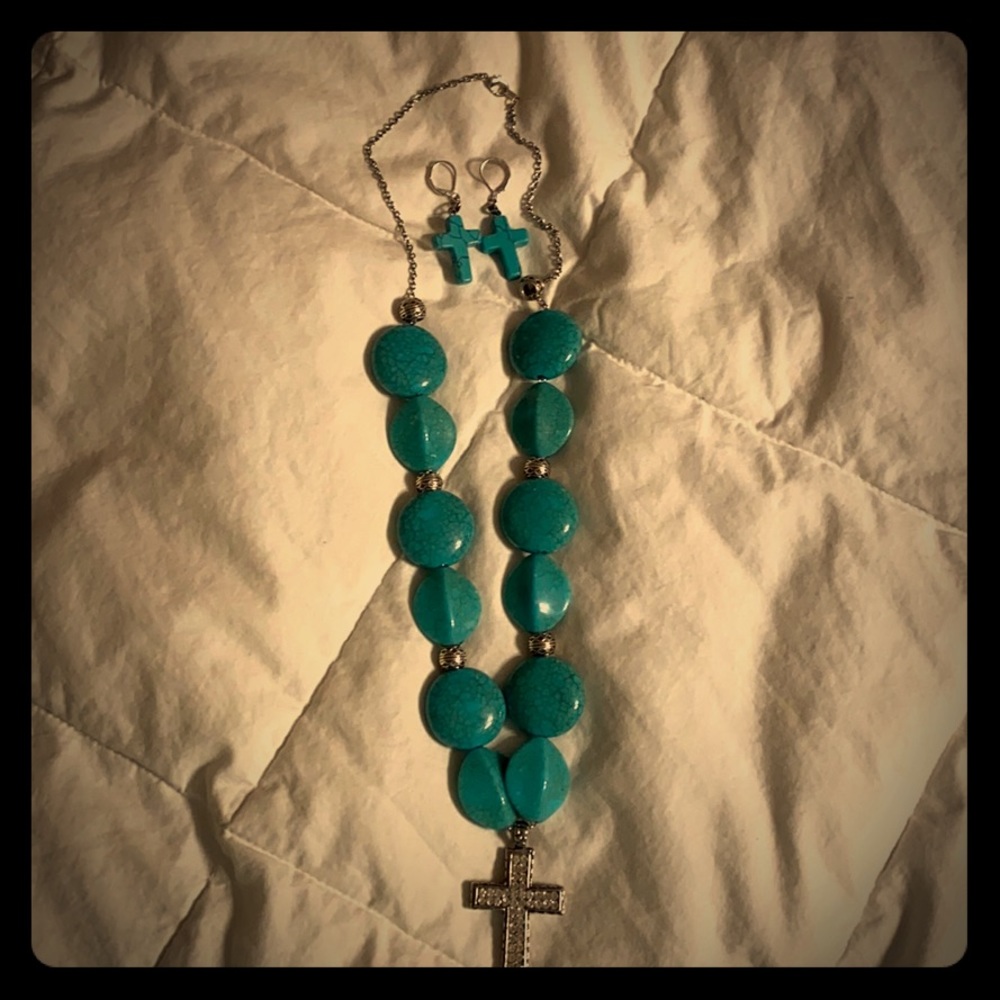 Necklace & earring set